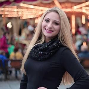 Meet your Posher, Alyssa